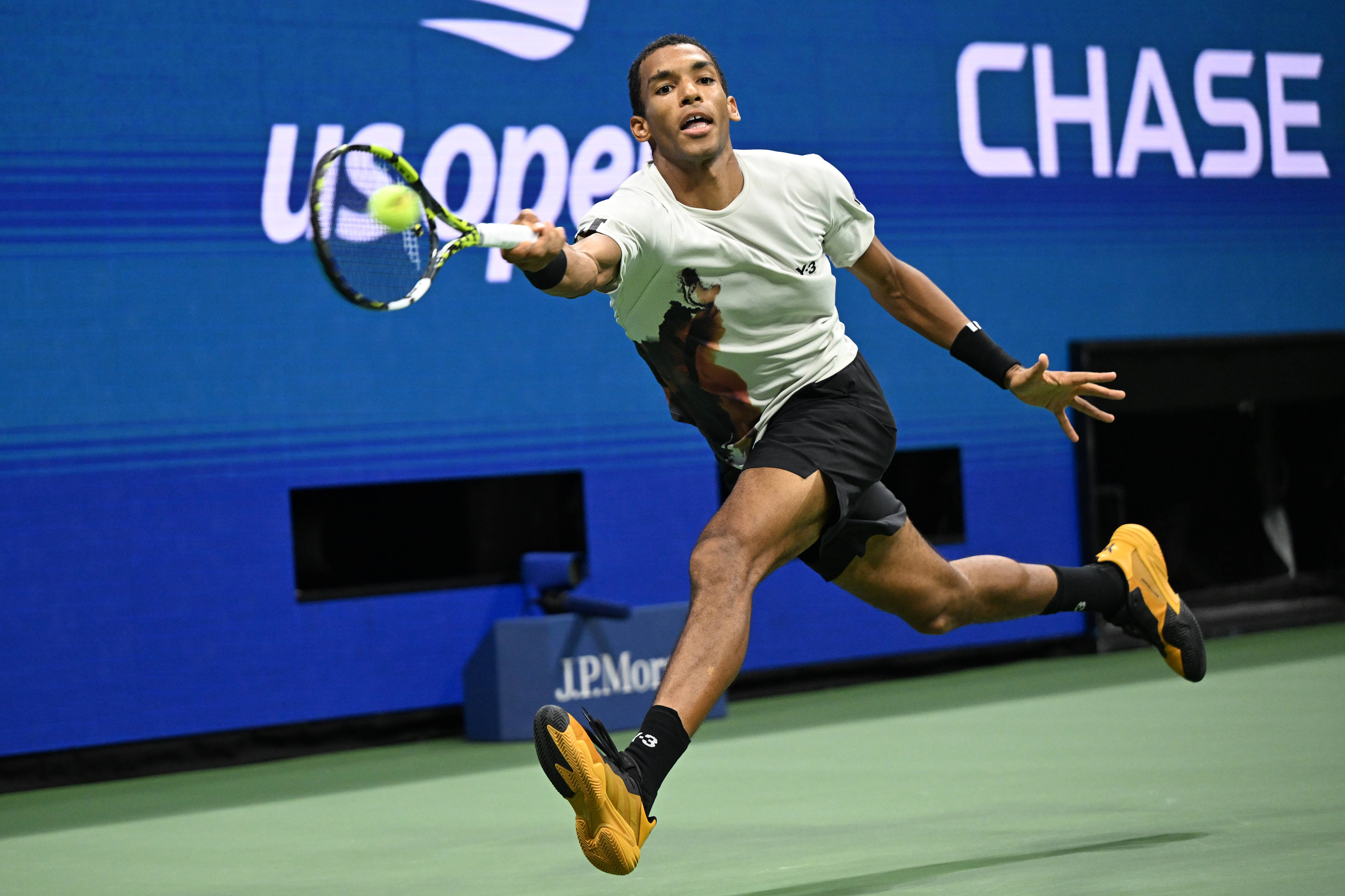 开云体育入口-拉沃尔杯鏖战美网，辛纳点燃赛场  第1张