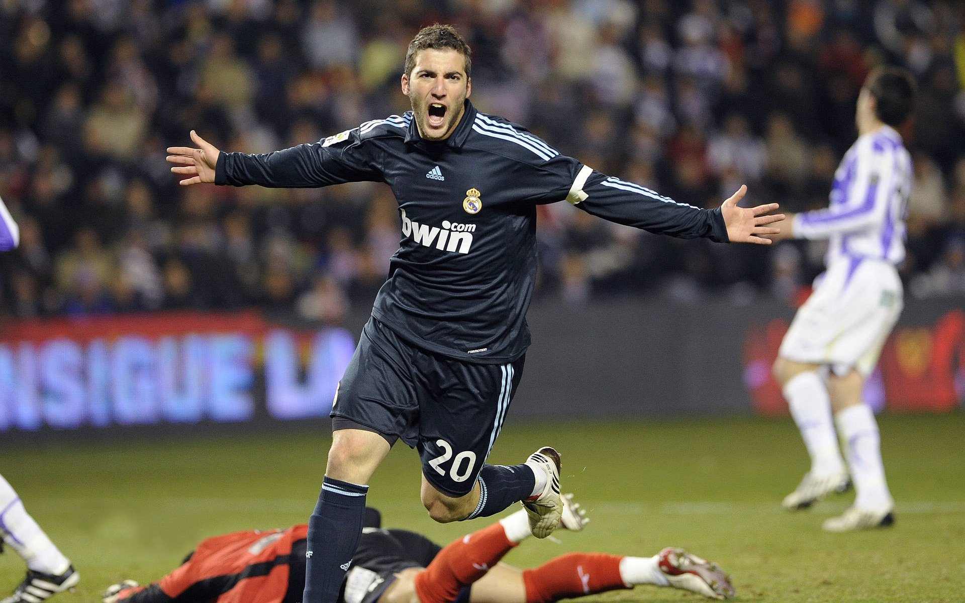 开云体育世界杯-哈兰德压制级发挥难挽狂澜，瑞士军刀出鞘力克新西兰